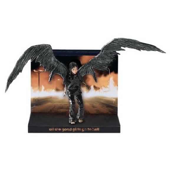 BILLIE EILISH DOLL SET BRAND NEW - Picture 4 of 8